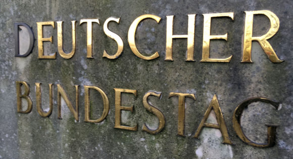 Die Bundestagsabgeordneten hatten im Wasserwerk wenig Platz - die debatten, so berichten einige Zeitzeugen, seien deshalb besonders friedlich verlaufen. Bild: Monika Gemmer